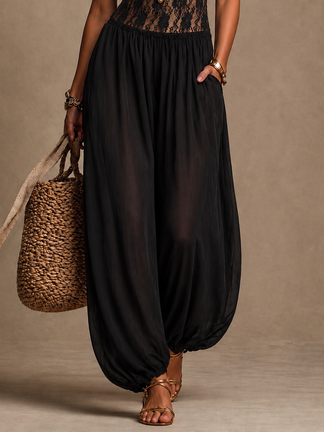 Amor | Mono halter con encaje fluido